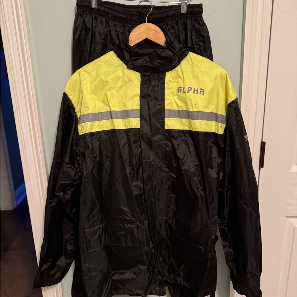 Alpha Cycle Gear waterproof Windproof Black and Yellow Cycle set Sz M